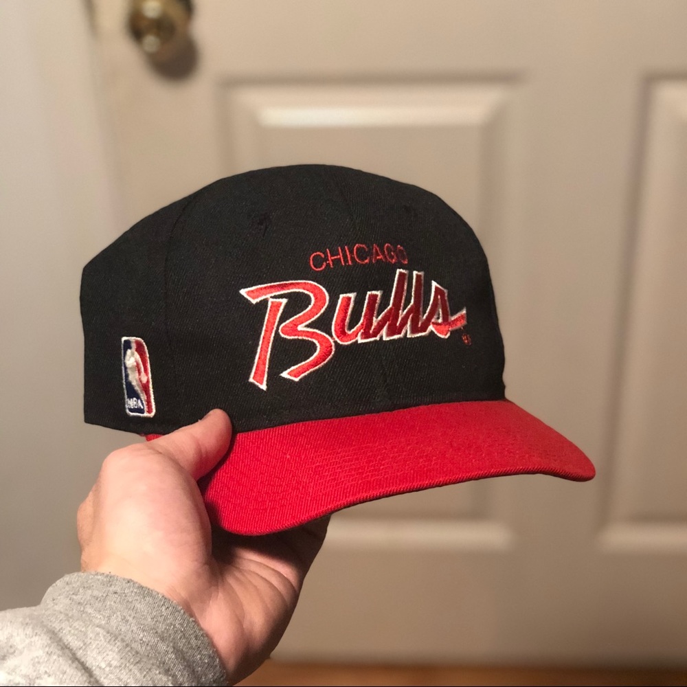 VINTAGE SPORTS SPECIALTIES CHICAGO BULLS SCRIPT